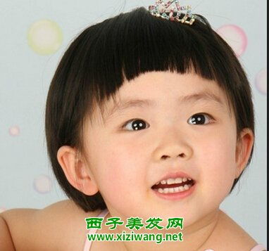 自己給小女孩剪短發視頻教程_小女孩子短發剪發視頻教程全集_小女孩短發的剪發視頻
