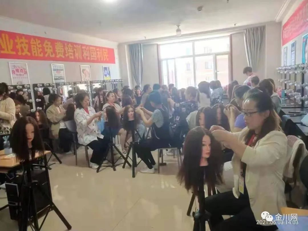 抖音免費學(xué)剪輯是真的嗎_抖音學(xué)剪輯收多少學(xué)費_抖音教剪輯怎么收費
